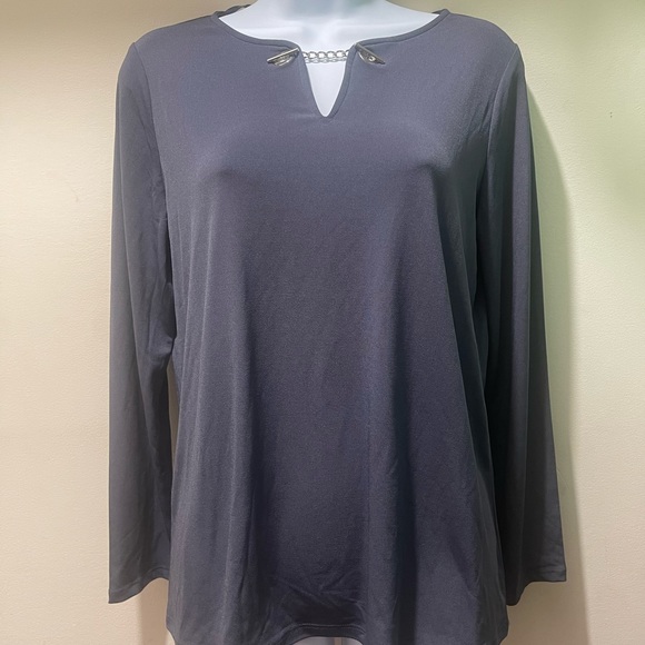 Tahari Tops - Tahari Women’s Blouse Size M